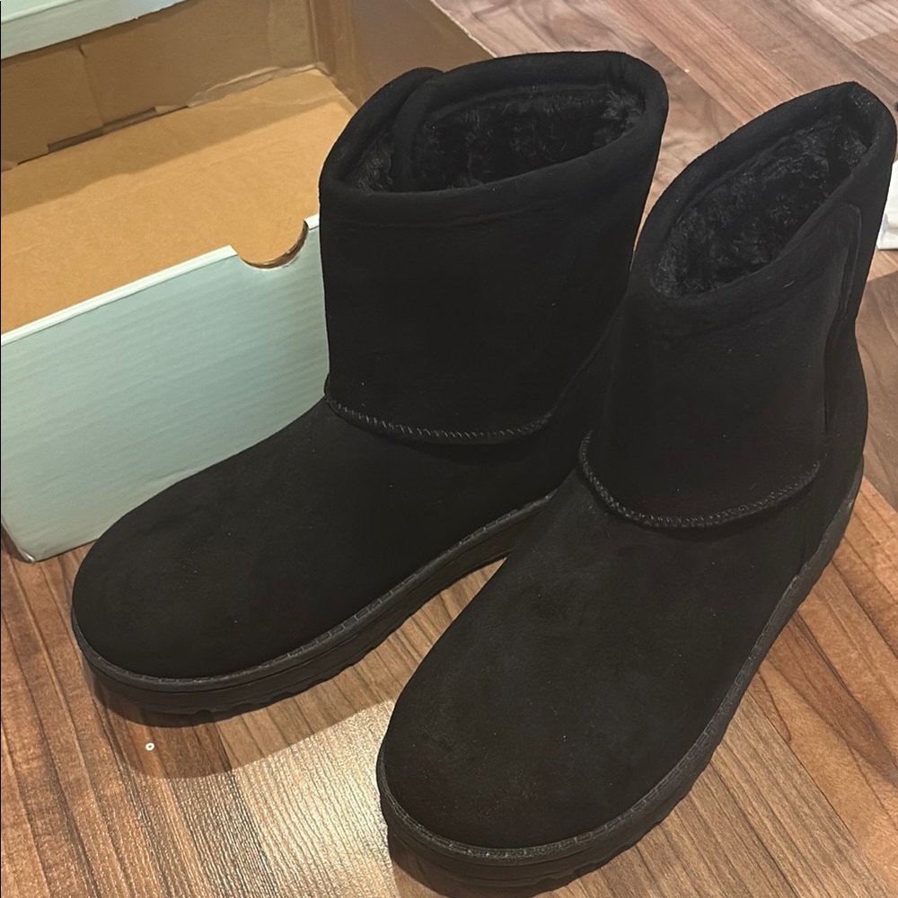 New SO brand “Catelynn”, low SOFT Black Boot
